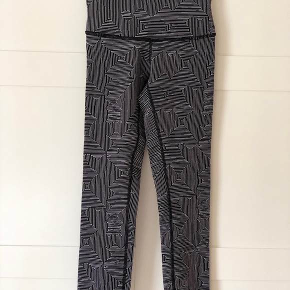Sold! Lululemon pants. Size 2. - Picture 2 of 4
